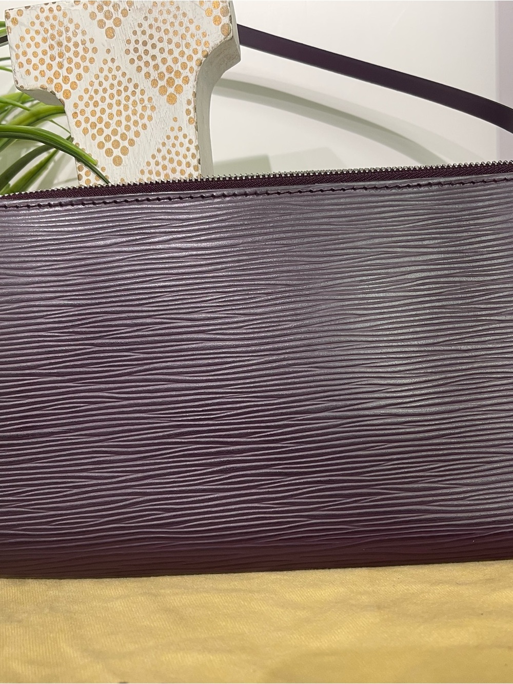 Louis Vuitton Plum Epi Leather Pouchette - Picture 2 of 6